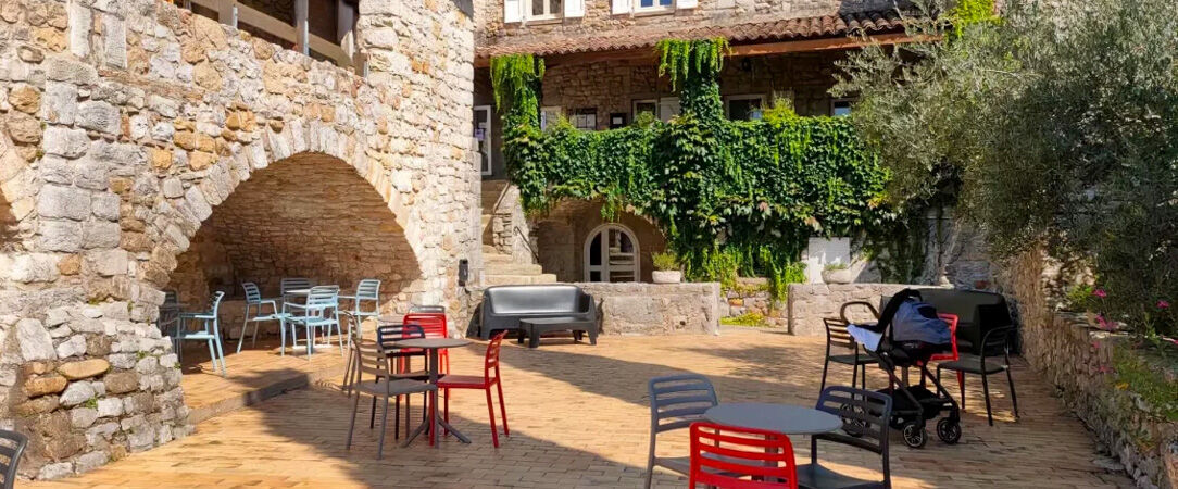 Résidence Vacances Bleues Lou Castel - Résidence familiale autour d'un château médiéval en Ardèche. - Ardèche, France