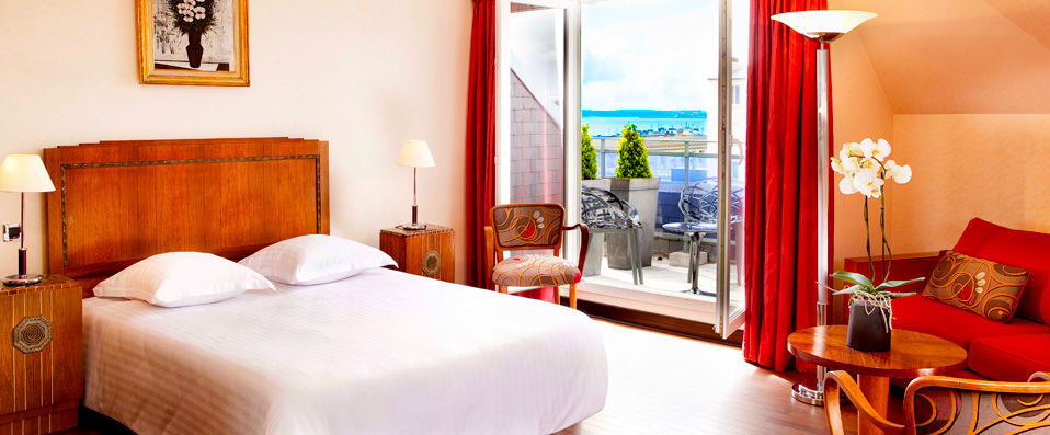 Le Continental ★★★★ - Explore the maritime city of Brest from this centrally-located, elegant Art-Deco base. - Brest, France