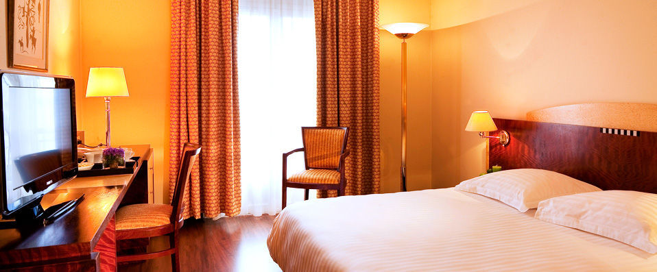 Le Continental ★★★★ - Explore the maritime city of Brest from this centrally-located, elegant Art-Deco base. - Brest, France