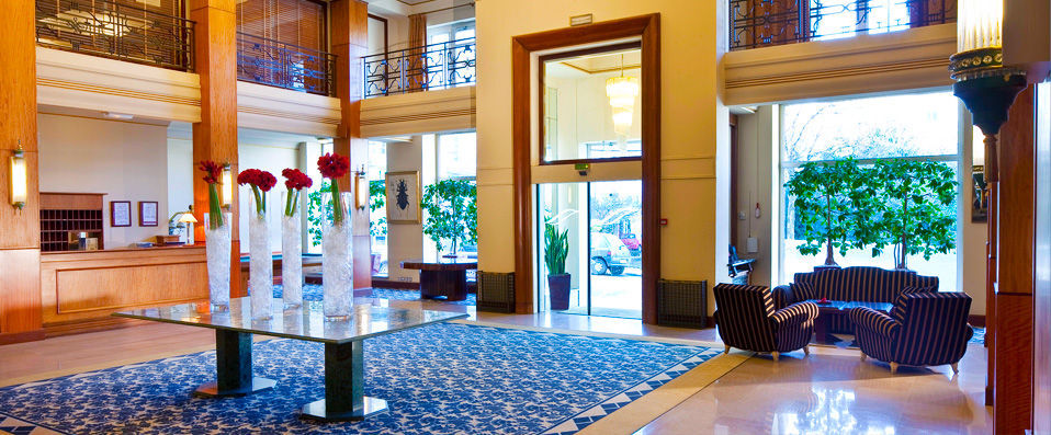 Le Continental ★★★★ - Explore the maritime city of Brest from this centrally-located, elegant Art-Deco base. - Brest, France