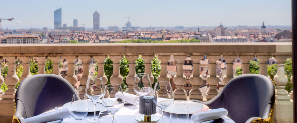 Villa Florentine ★★★★★ - Villa & jardin Renaissance surplombant le Vieux Lyon ! - Lyon, France