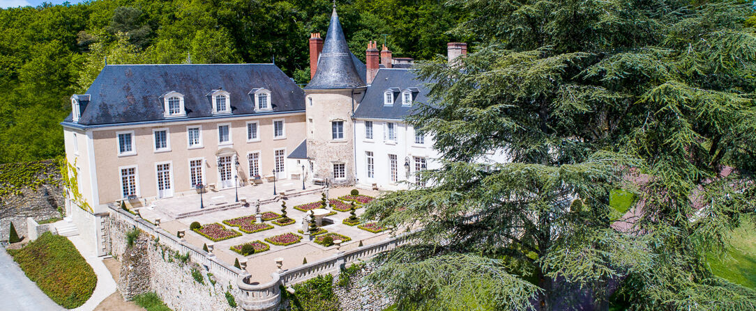 Château de Beauvois ★★★★ - Experience the gracious French art of living in a Picardy grand château - Tours, France