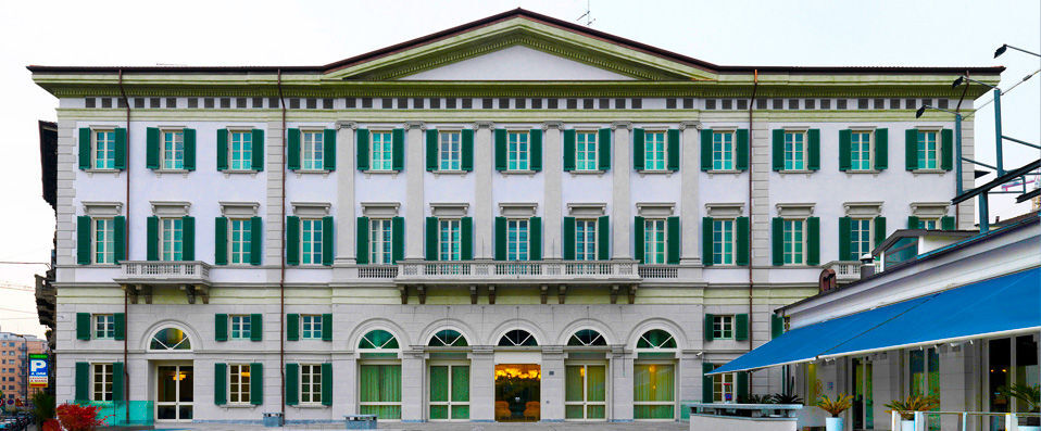 Maison Moschino ★★★★ - Par Constance Billet, correspondante de VeryChic - Milan, Italie