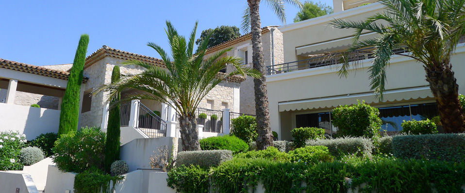 Royal Mougins Golf & Resort ★★★★ - Cannes you resist the French Riviera? This luxury retreat scores a hole-in-one! - Mougins, France
