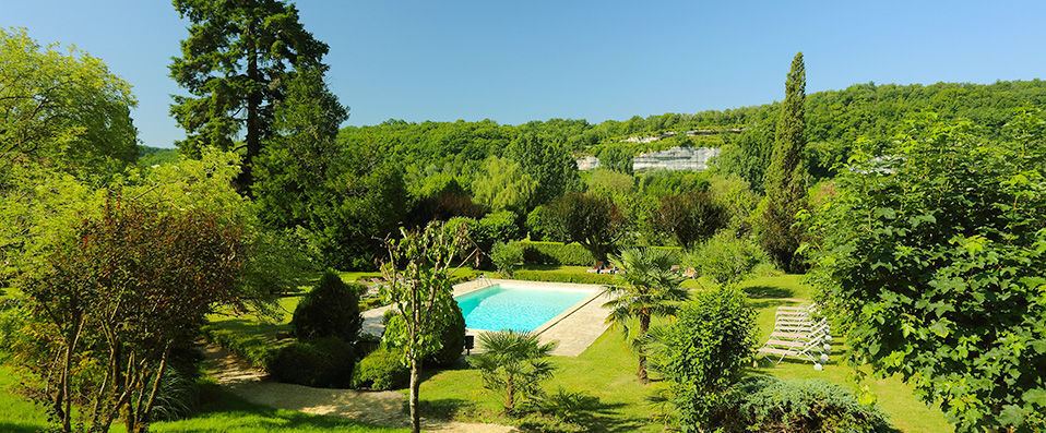 Les Glycines ★★★★ - An elegant and stylish base from which to explore the history and terroir of the Perigord Noir. - Dordogne, France