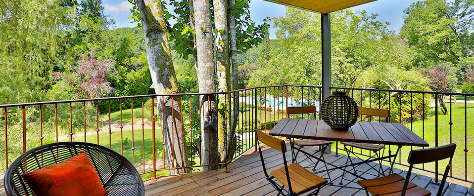 Les Glycines ★★★★ - An elegant and stylish base from which to explore the history and terroir of the Perigord Noir. - Dordogne, France