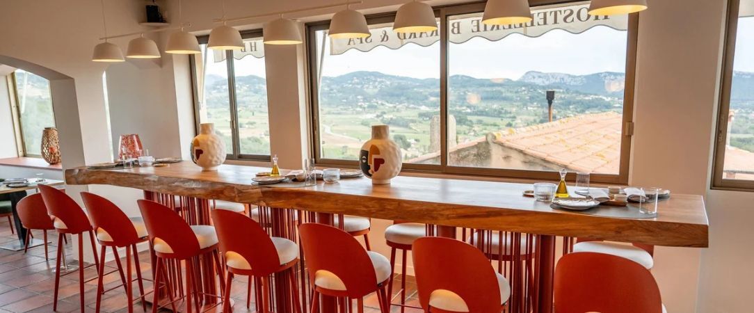 MAISON BERARD, Hôtel – Restaurant – Spa - Vivez l’expérience d’un menu Découverte en 4 actes inclus pour faire de votre séjour une véritable parenthèse culinaire. - La Cadière-d'Azur, France
