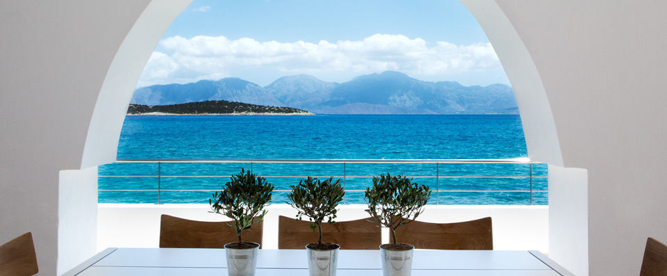 Minos Beach Art Hotel ★★★★★ - Cinq étoiles les pieds dans l’eau en Crète. - Crète, Grèce