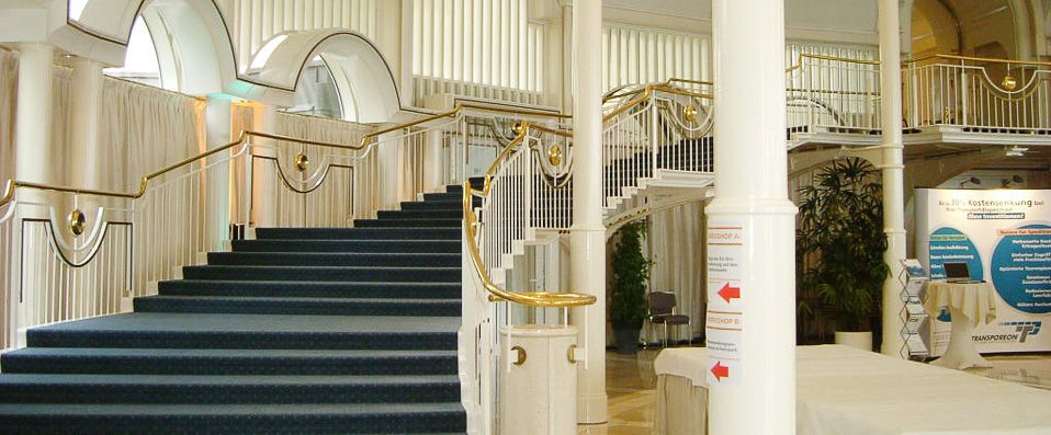 Steigenberger Grandhotel Petersberg ★★★★★ - Par Laura Howlett, correspondante de VeryChic - Rhénanie-du-Nord-Whestphalie, Allemagne
