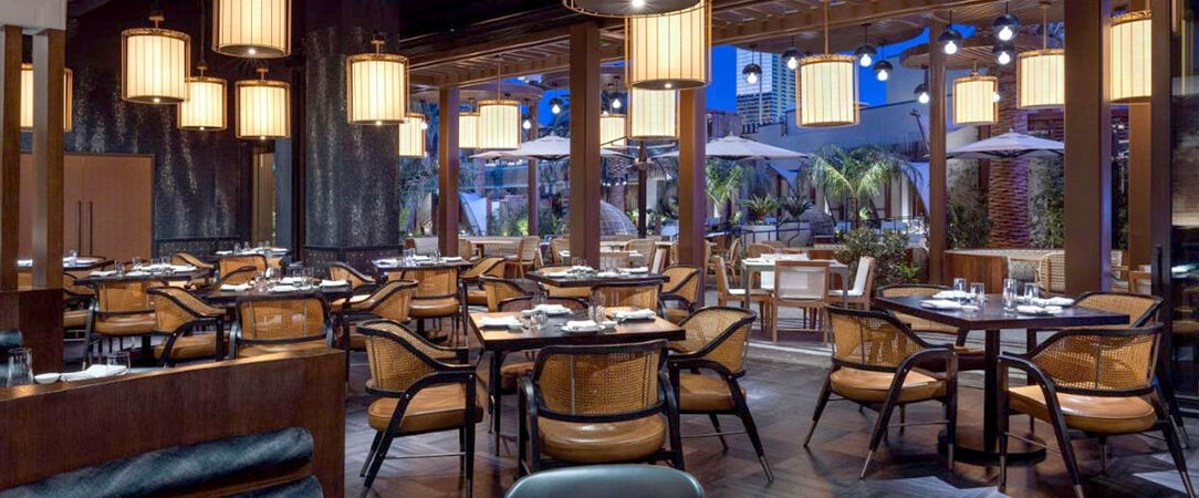 Conrad Las Vegas At Resorts World ★★★★★ - Un hôtel luxueux et confortable, à la hauteur de l’opulence de Las Vegas. - Las Vegas, États-Unis