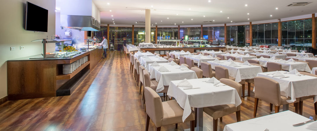 Salgados Palm Village Apartments & Suites ★★★★ - All-inclusive heaven for families on the lovely Algarve coast - Algarve, Portugal