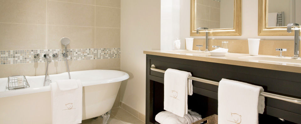 Château de Valmer ★★★★★ - Entre mer et campagne provençale, dans le Château d’un domaine viticole - Golfe de Saint Tropez, France