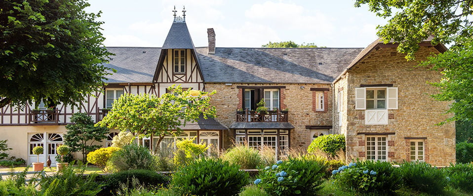 The Manoir du Lys ★★★★ - A treasure trove in the Normandy countryside. - Normandy, France