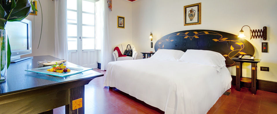 Des Etrangers Hotel & Spa ★★★★★ - Inimitable Italian style overlooking the historical harbour of Syracuse. - Sicily, Italy