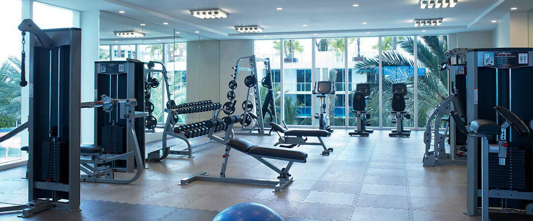 Grand Beach Hotel Surfside ★★★★ - Un hôtel luxueux en bord de mer pour un séjour reposant sous le doux soleil de Miami Beach. - Miami, États-Unis