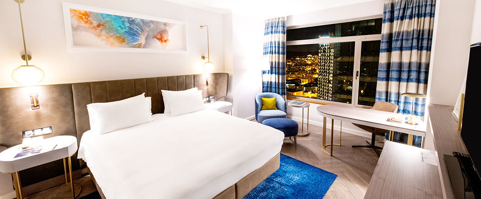 Hilton Diagonal Mar Barcelona ★★★★ - Un séjour à Barcelone avec vue sur mer ! - Barcelone, Espagne