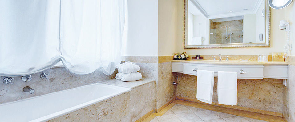 Mercure Catania Excelsior ★★★★ - A divine four star hotel with views of Mount Etna. - Sicily, Italy