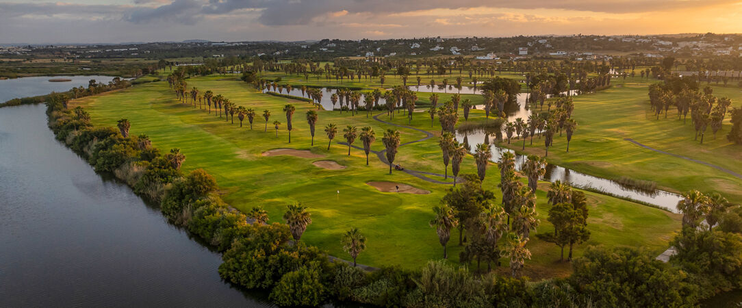 Wine & Books by the Sea, Algarve Resort ★★★★★ - Five stars of golf, nature and luxury in southern Portugal, ideal for the whole family. - Algarve, Portugal