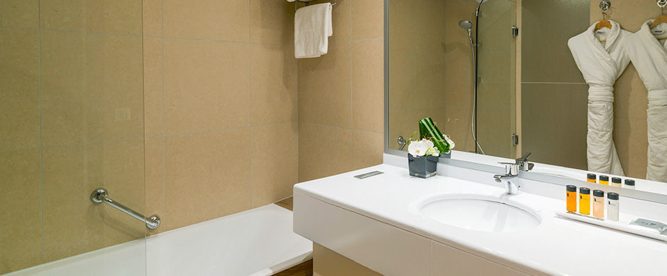 Hôtel Lyon Métropole ★★★★ - Echoes of the seaside in France’s capital of gastronomy. - Lyon, France