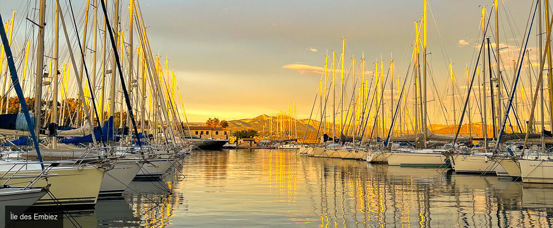 Les Appartements de l'Helios - Île Des Embiez - French charm and marina magic on the nature-rich island of Embiez. - Île des Embiez, France