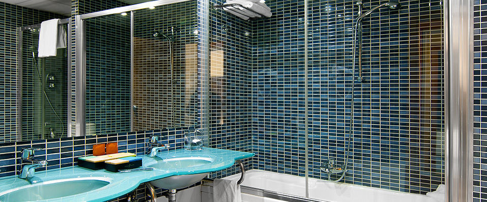 Silken Puerta Málaga ★★★★ - Hôtel design au coeur de Malaga face à la plage ! - Malaga, Espagne