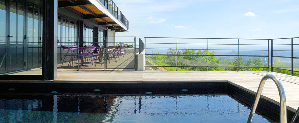 L'Ermitage Hôtel ★★★★ Cuisine à manger - Pause avec vue panoramique sur Lyon et ses Monts d’Or. - Région de Lyon, France