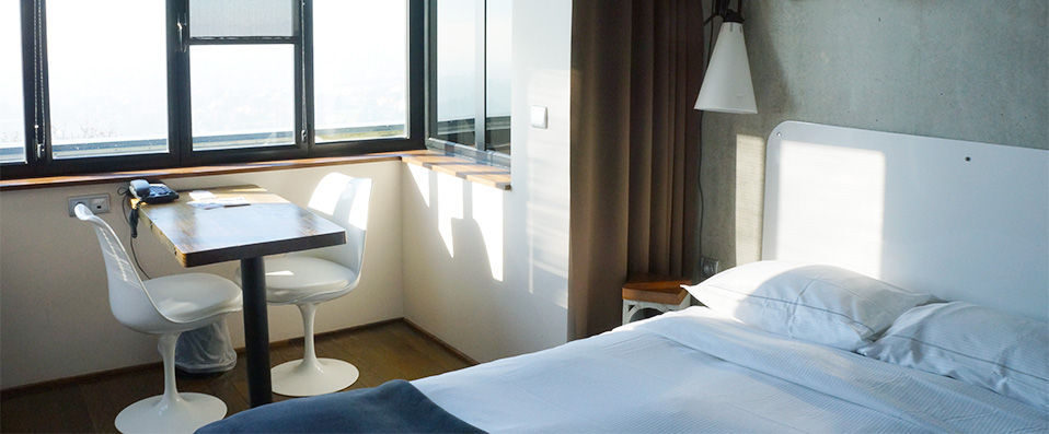 L'Ermitage Hôtel ★★★★ Cuisine à manger - Pause avec vue panoramique sur Lyon et ses Monts d’Or. - Région de Lyon, France