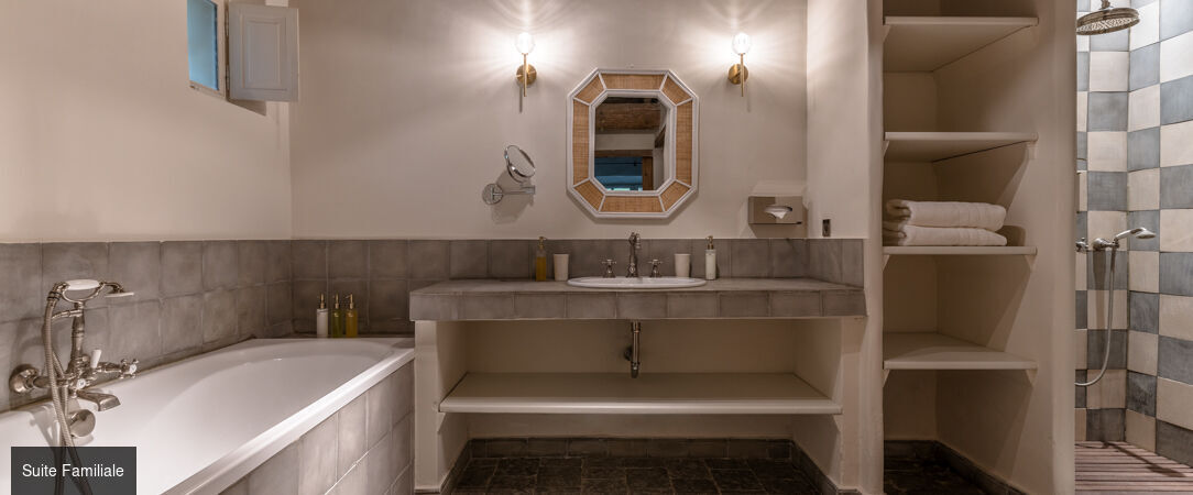 Les Petites Maisons - Hameau des Baux ★★★★ - Traditional village life in a supremely beautiful Provencal setting. - Les Alpilles, France