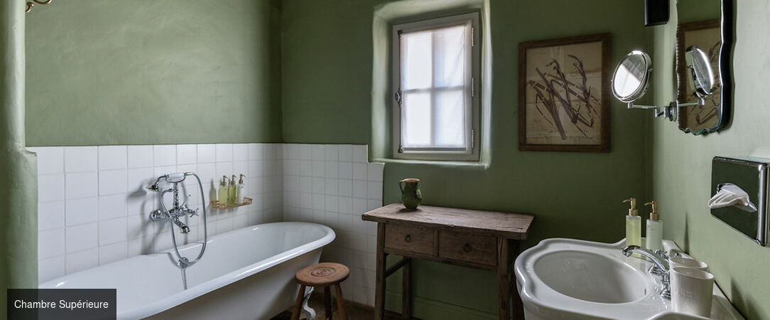 Les Petites Maisons - Hameau des Baux ★★★★ - Traditional village life in a supremely beautiful Provencal setting. - Les Alpilles, France