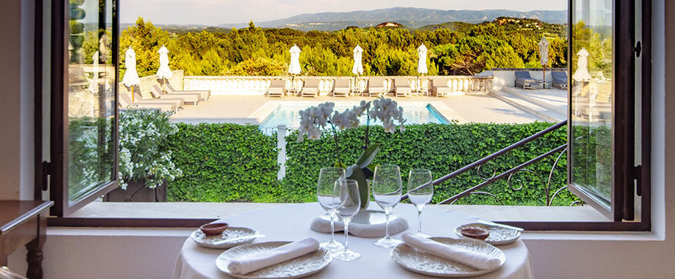 Le Phébus & Spa ★★★★★ - A hotel, spa and award-winning restaurant in the heart of the Luberon region. - Gordes, France