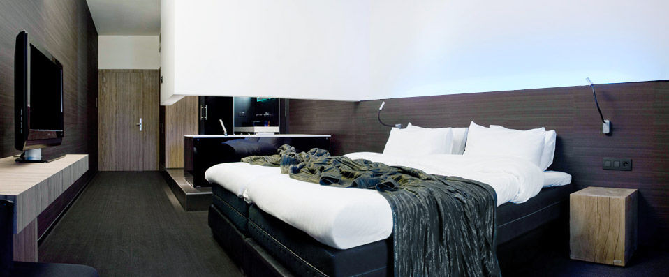 Carbon Hotel ★★★★ - A sleek minimalist design in the green city of Genk. - Genk, Belgium