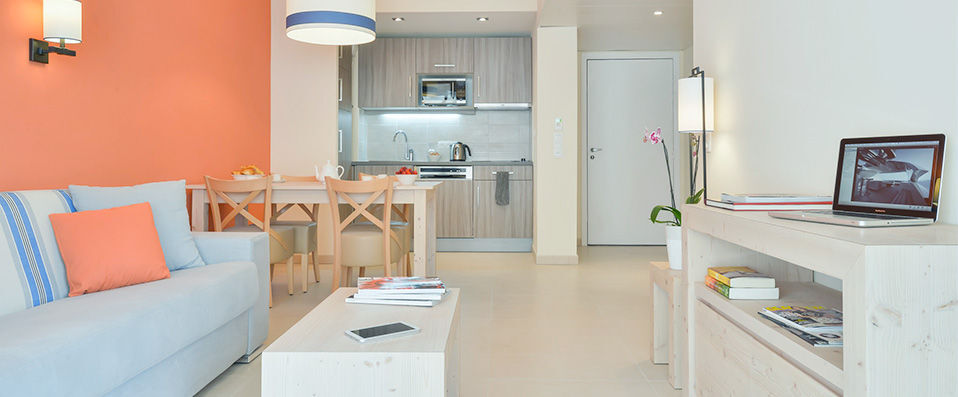 Pierre & Vacances Résidence Premium Julia Augusta - Appartements de 4 à 6 personnes face au Rocher de Monaco. - Menton, France