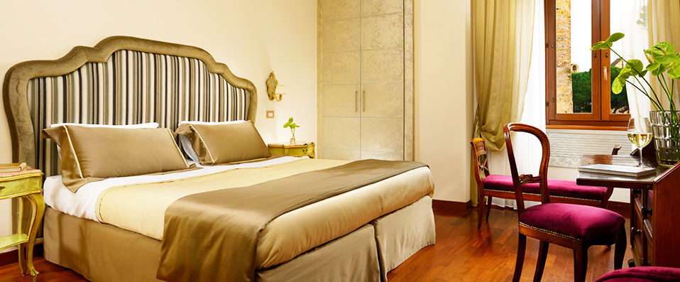 Hotel Forum ★★★★ - Uninterrupted views of the Imperial Fora - Rome, Italy