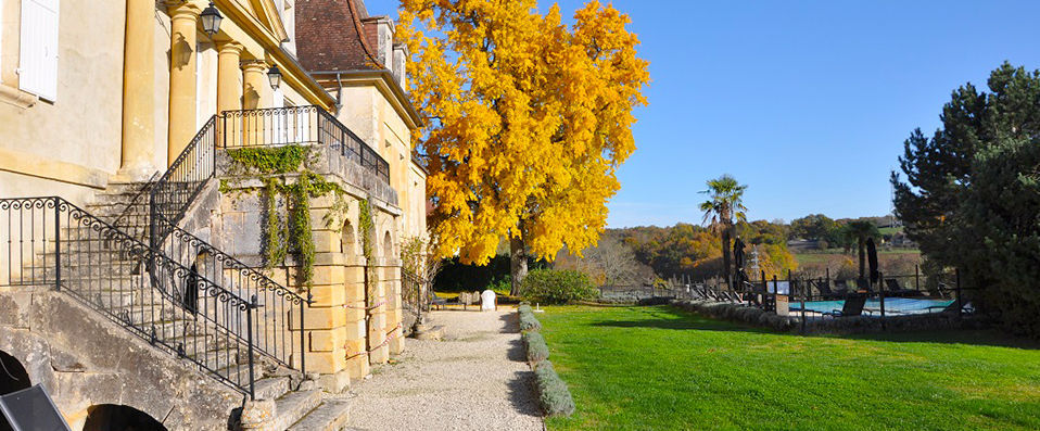 Chateau les Merles ★★★★ - Gastronomic extravagance and family-run hospitality at a historically important chateau. - Dordogne, France