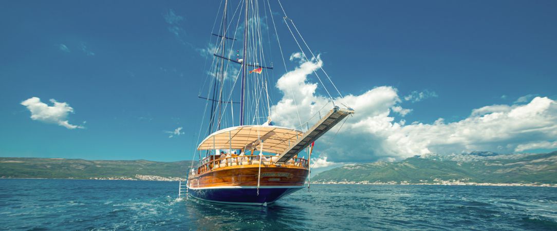 Découvrez les merveilles du Monténégro sur une goélette de luxe - Croisière de 7 nuits en goélette traditionnelle à la découverte des plus belles baies du Monténégro, entre cités médiévales et eaux cristallines. - Monténégro : de Tivat à Perast