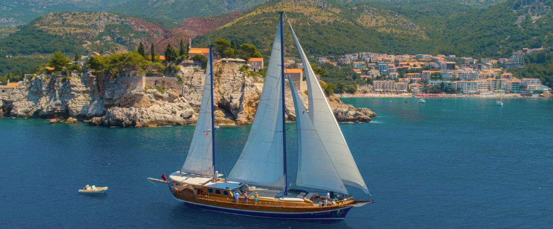 Découvrez les merveilles du Monténégro sur une goélette de luxe - Croisière de 7 nuits en goélette traditionnelle à la découverte des plus belles baies du Monténégro, entre cités médiévales et eaux cristallines. - Monténégro : de Tivat à Perast