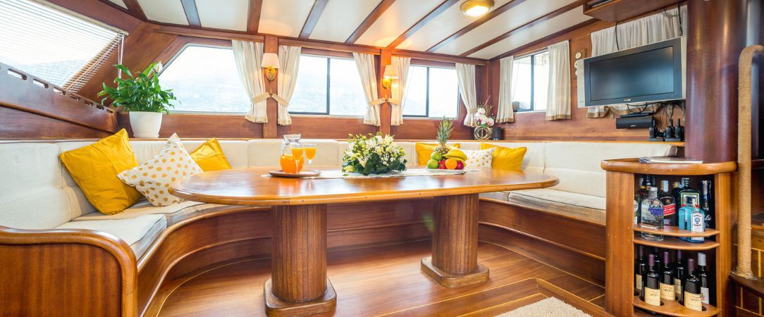 Découvrez les merveilles du Monténégro sur une goélette de luxe - Croisière de 7 nuits en goélette traditionnelle à la découverte des plus belles baies du Monténégro, entre cités médiévales et eaux cristallines. - Monténégro : de Tivat à Perast