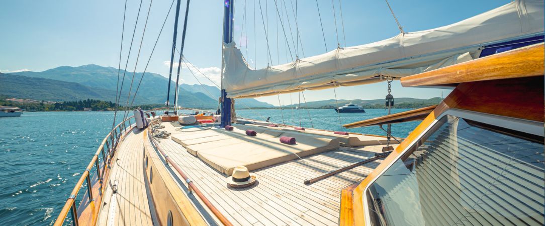 Découvrez les merveilles du Monténégro sur une goélette de luxe - Croisière de 7 nuits en goélette traditionnelle à la découverte des plus belles baies du Monténégro, entre cités médiévales et eaux cristallines. - Monténégro : de Tivat à Perast
