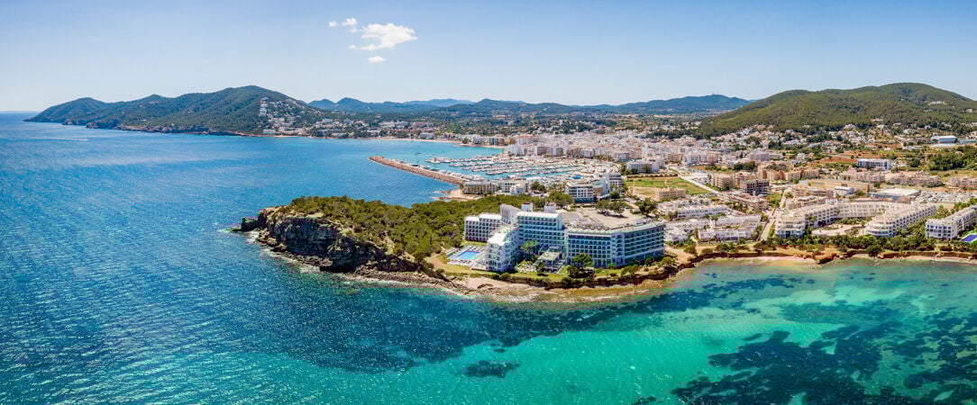 Meliá Ibiza – Adults Only ★★★★ - Une parenthèse Adults Only face à la Méditerranée, pour savourer Ibiza dans sa version la plus douce. - Ibiza, Espagne