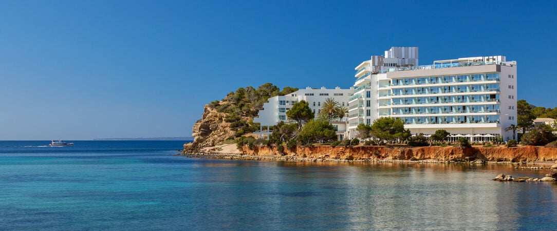 Meliá Ibiza – Adults Only ★★★★ - Une parenthèse Adults Only face à la Méditerranée, pour savourer Ibiza dans sa version la plus douce. - Ibiza, Espagne