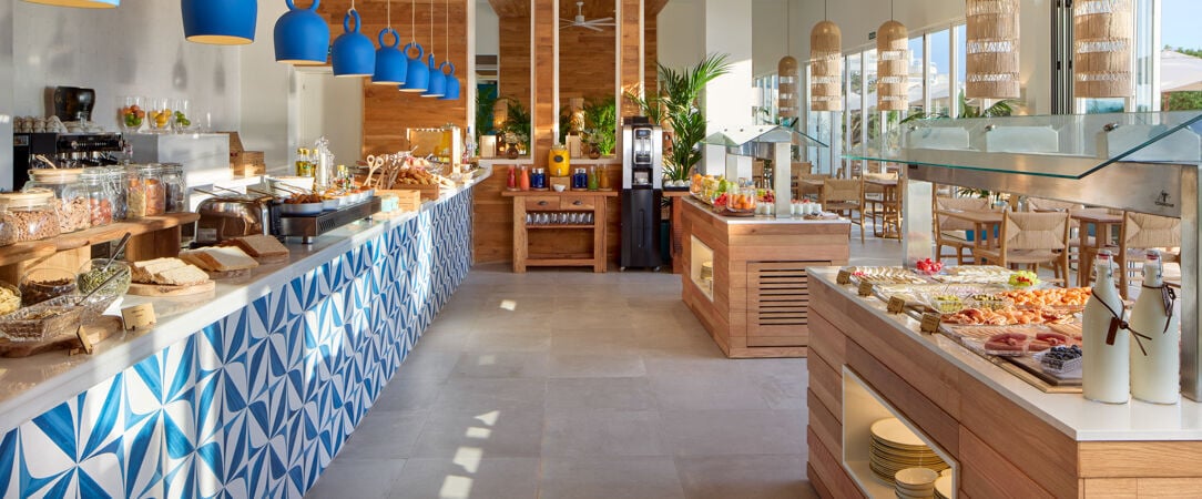 Meliá Ibiza – Adults Only ★★★★ - Une parenthèse Adults Only face à la Méditerranée, pour savourer Ibiza dans sa version la plus douce. - Ibiza, Espagne