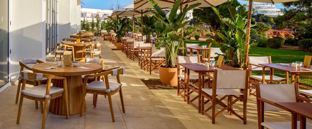 Meliá Ibiza – Adults Only ★★★★ - Une parenthèse Adults Only face à la Méditerranée, pour savourer Ibiza dans sa version la plus douce. - Ibiza, Espagne