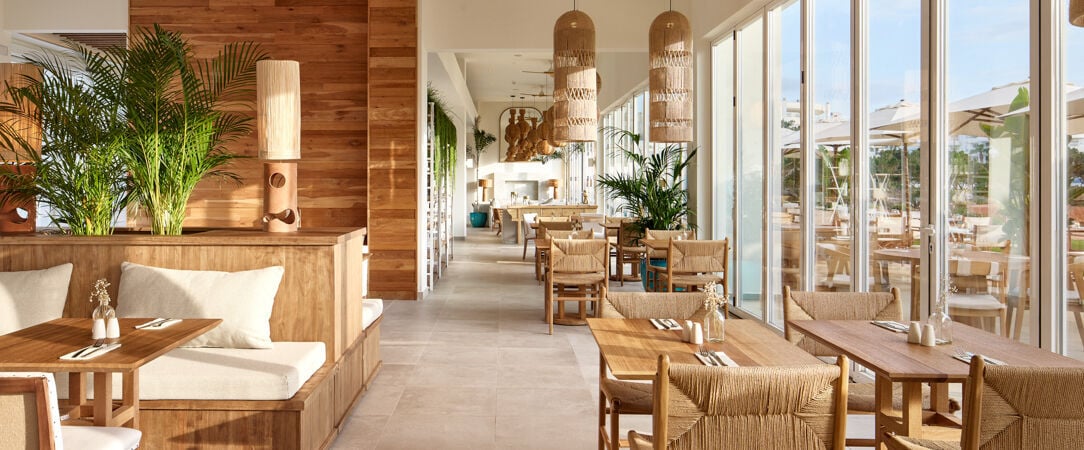 Meliá Ibiza – Adults Only ★★★★ - Une parenthèse Adults Only face à la Méditerranée, pour savourer Ibiza dans sa version la plus douce. - Ibiza, Espagne