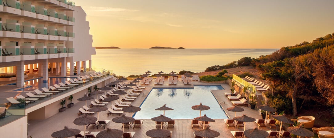 Meliá Ibiza – Adults Only ★★★★ - Une parenthèse Adults Only face à la Méditerranée, pour savourer Ibiza dans sa version la plus douce. - Ibiza, Espagne