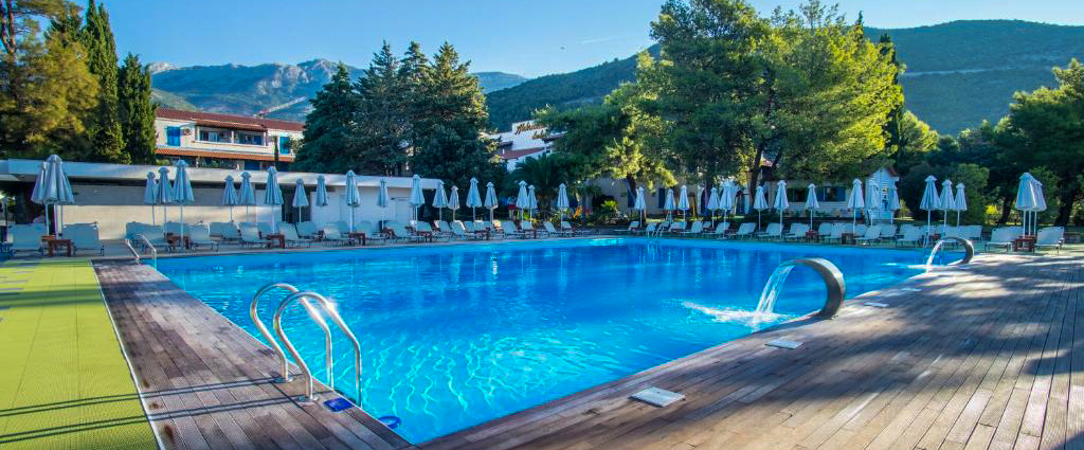Hotel Aleksandar ★★★★ - Un séjour lumineux à Budva, entre piscines extérieures et douceur adriatique du Monténégro. - Budva, Monténégro