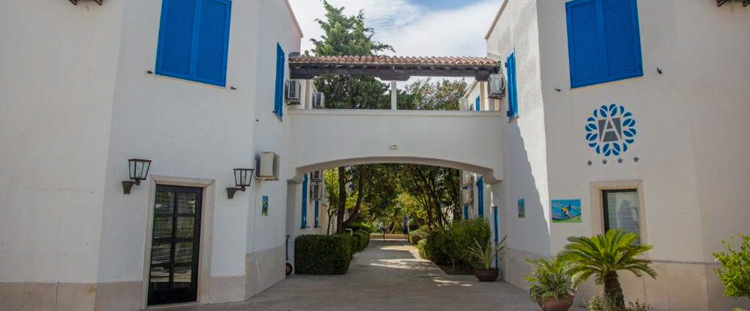 Hotel Aleksandar ★★★★ - Un séjour lumineux à Budva, entre piscines extérieures et douceur adriatique du Monténégro. - Budva, Monténégro