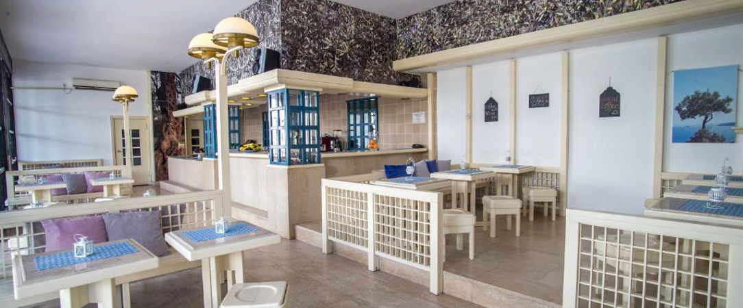 Hotel Aleksandar ★★★★ - Un séjour lumineux à Budva, entre piscines extérieures et douceur adriatique du Monténégro. - Budva, Monténégro