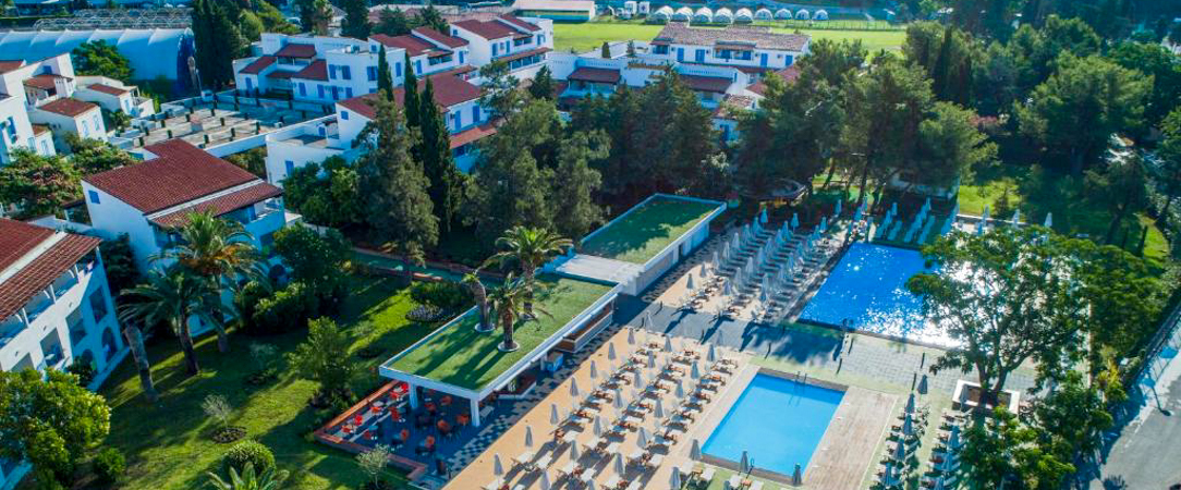 Hotel Aleksandar ★★★★ - Un séjour lumineux à Budva, entre piscines extérieures et douceur adriatique du Monténégro. - Budva, Monténégro