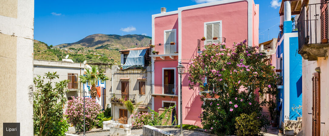 Italie en mer : histoire & culture - Croisière de 7 nuits, des trésors de Rome aux îles volcaniques du sud de l'Italie, rythmée par les conférences de Raphaël Enthoven. - Italie : Rome, côte amalfitaine & îles volcaniques