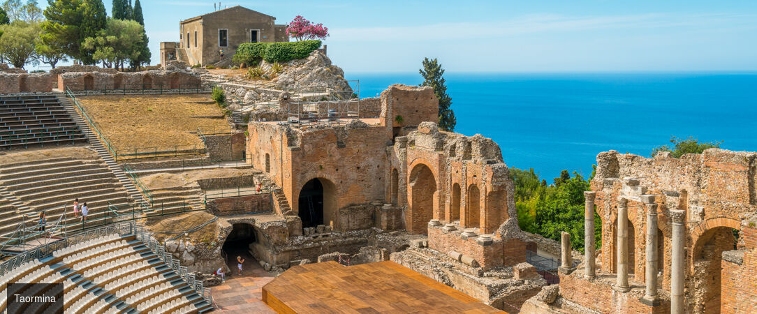 Italie en mer : histoire & culture - Croisière de 7 nuits, des trésors de Rome aux îles volcaniques du sud de l'Italie, rythmée par les conférences de Raphaël Enthoven. - Italie : Rome, côte amalfitaine & îles volcaniques